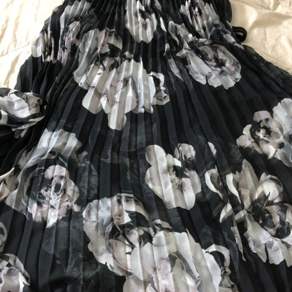 Xscape Long Pleated Floral Dress Black $239 - Picture 4 of 6